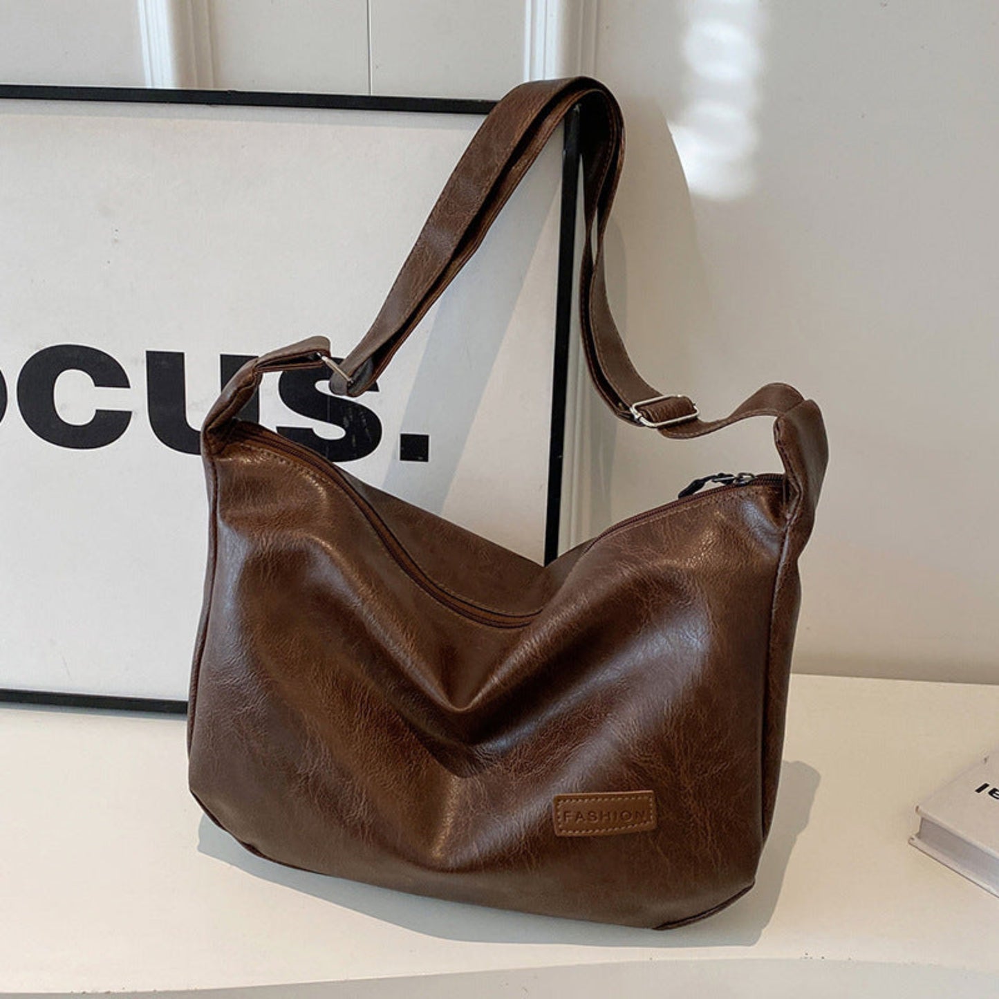 Fashionable Retro High-grade All-match Shoulder Messenger Bag