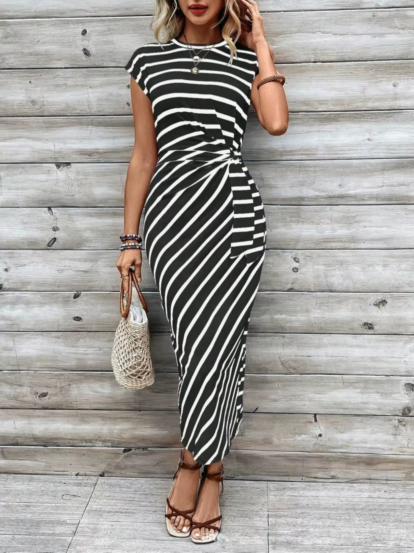 Elegant Waist Strap Striped Round Neck Short Sleeve And Long Pattern Dress