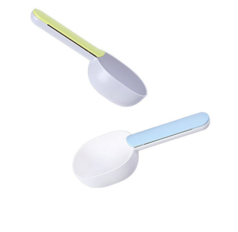 Pet food spoon