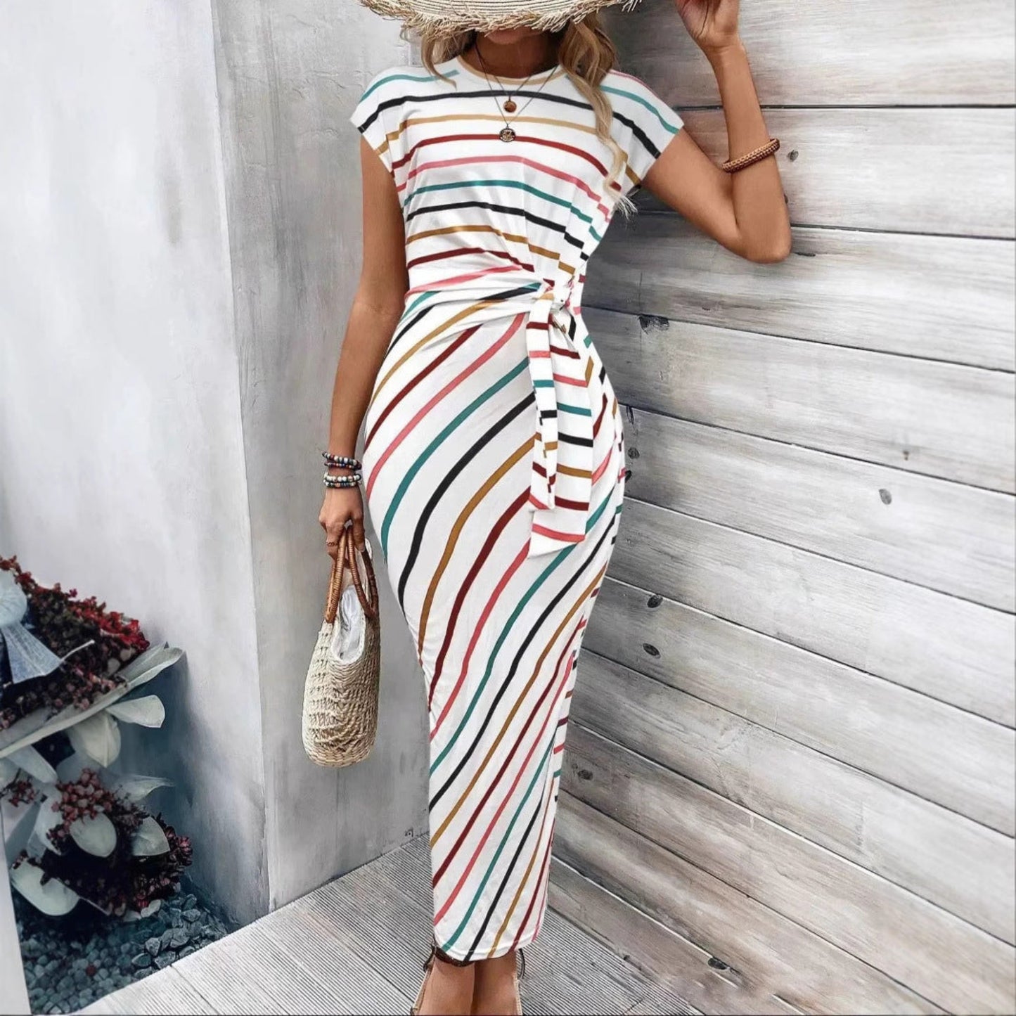 Elegant Waist Strap Striped Round Neck Short Sleeve And Long Pattern Dress