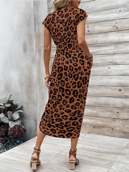 Elegant Waist Strap Striped Round Neck Short Sleeve And Long Pattern Dress