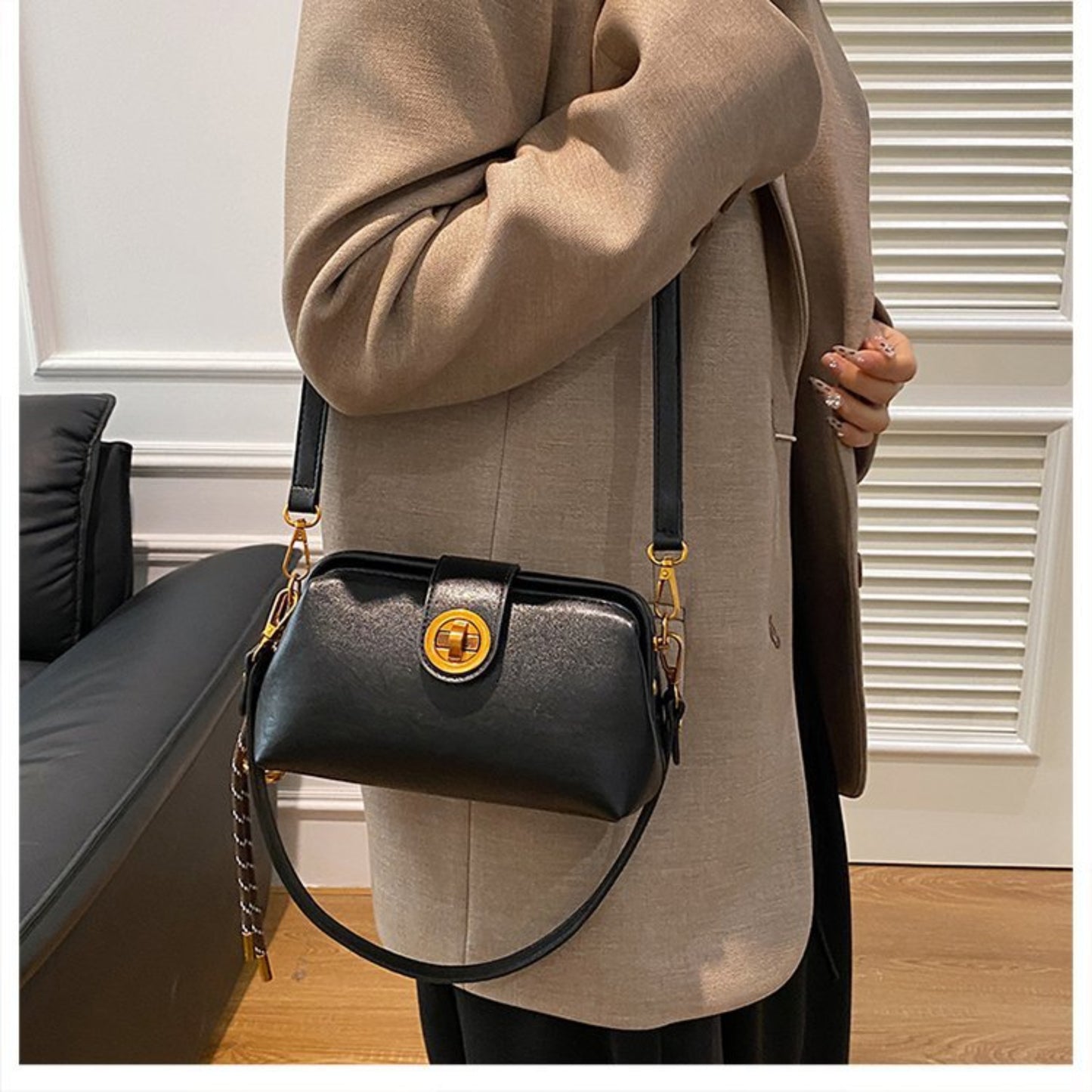 High Sense Niche Female Autumn And Winter New Retro Frosted Crossbody Bag